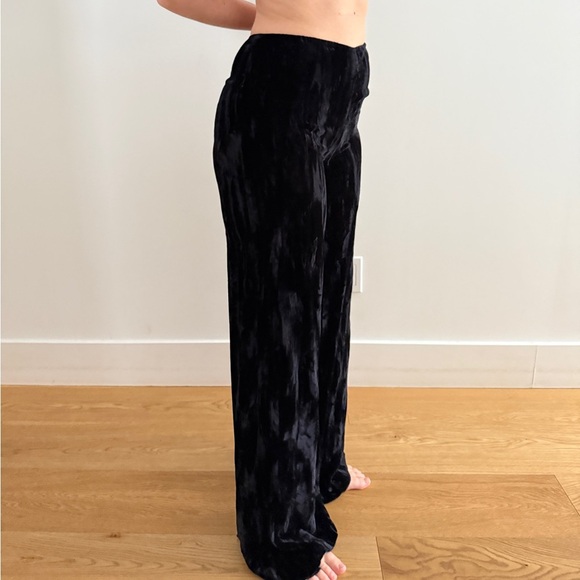 BETSEY JOHNSON BLACK CRUSHED VELVET WIDE LEG HIGH WAIST PANTS-2 - Picture 3 of 17